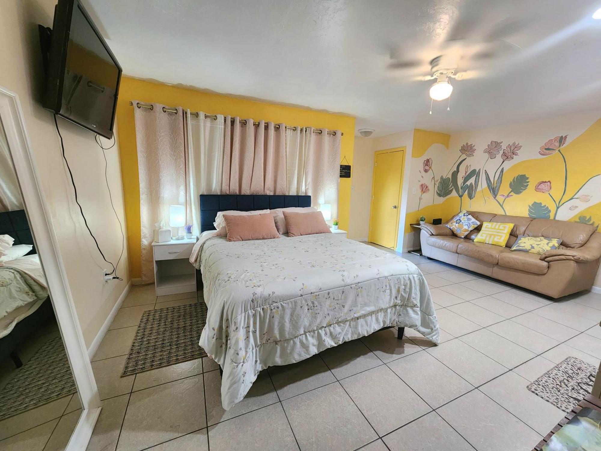The Sunset Bungalow North North Naples Rum bild